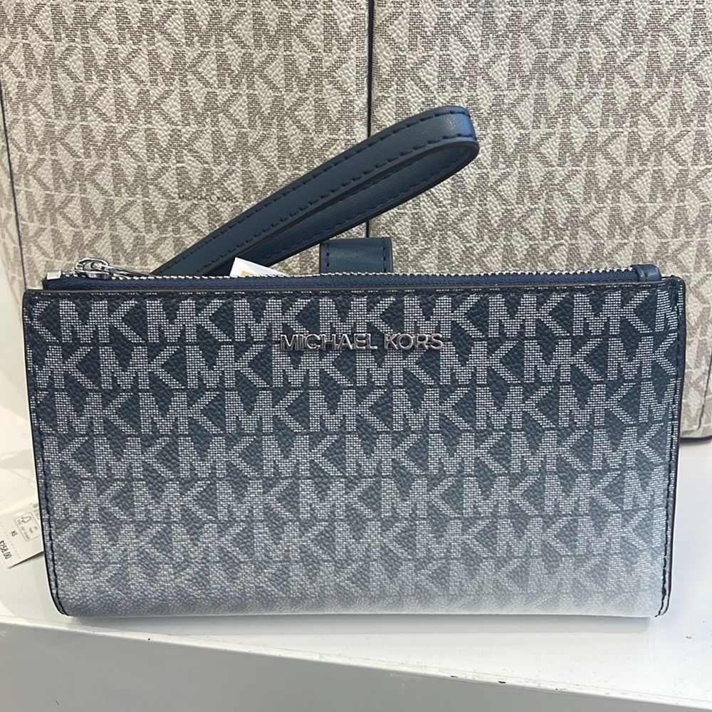 MICHAEL KORS
Jet Set Large Logo Signature Double-Zip Wristlet-Wallet-Phone Case